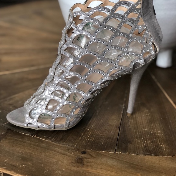 Women’s Elegant High Heel Shoes. Size 10 - Picture 5 of 8